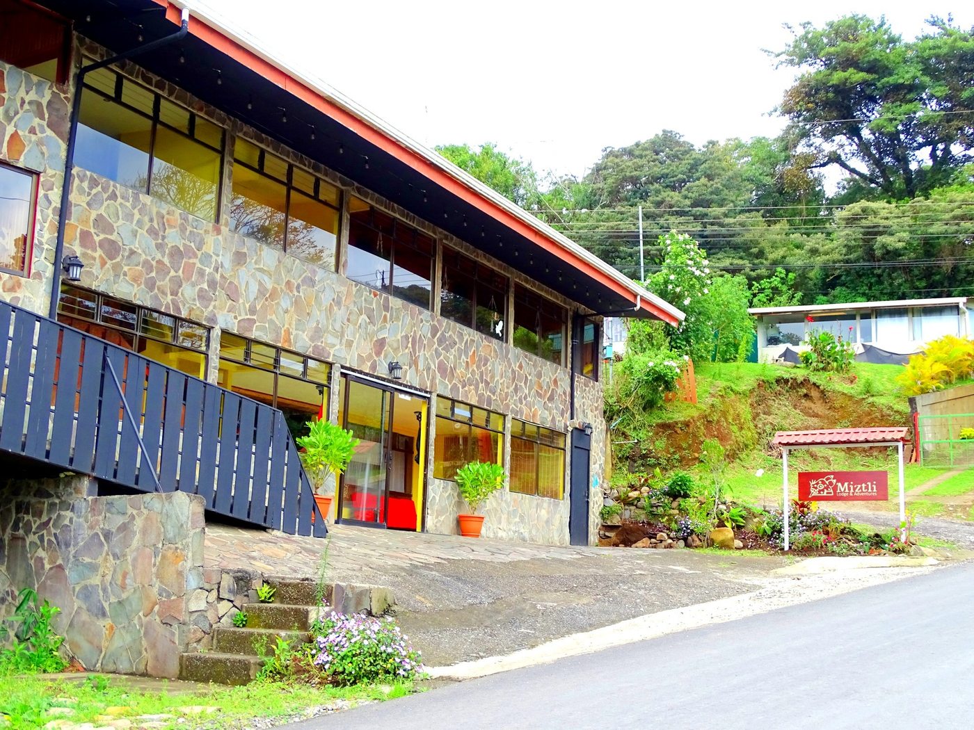 Miztli Lodge entrada